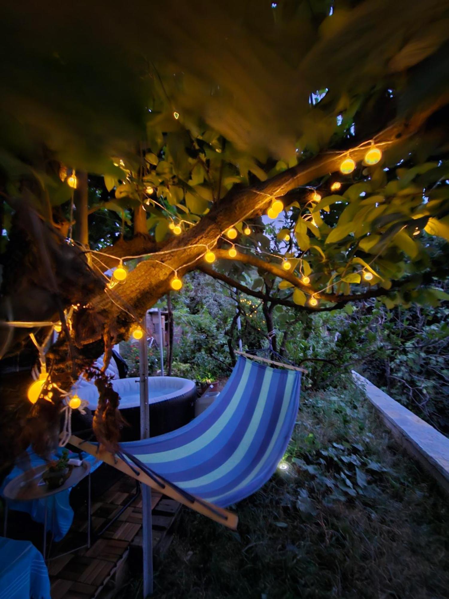 Lemon Garden Apartment-Hot Tub Jacuzzi Gjirokastër Dış mekan fotoğraf